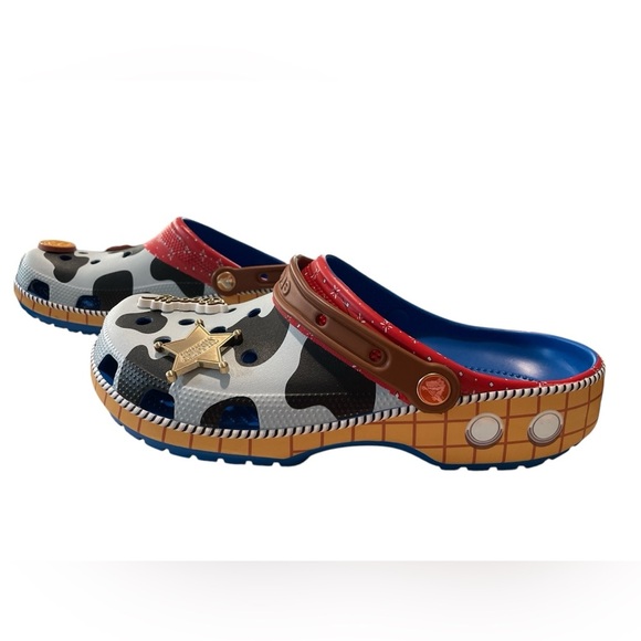 CROCS x Disney Pixar Toy Story Sheriff Woody Classic Clogs - Picture 3 of 5
